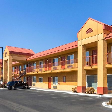 Quality Inn Fresno Near University Exterior photo